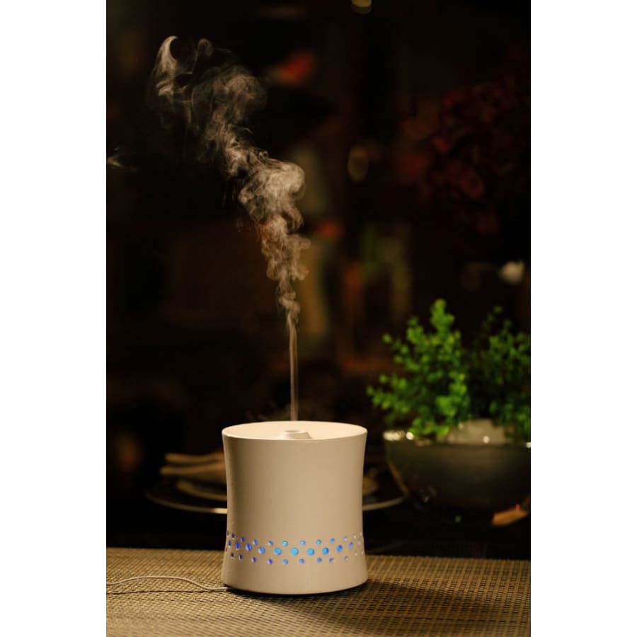 SPT SA-055B: Ultrasonic Aroma Diffuser/Humidifier with Ceramic Housing – Black/White - White Usage View